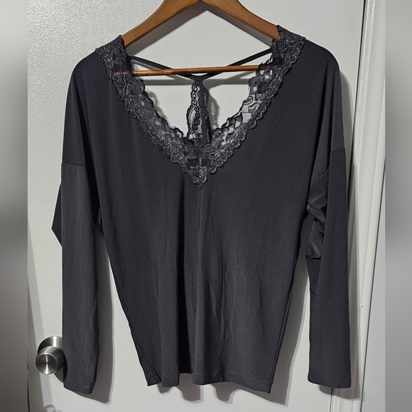 BKE | Daytrip Lace Trim Longsleeve Top - Picture 2 of 4